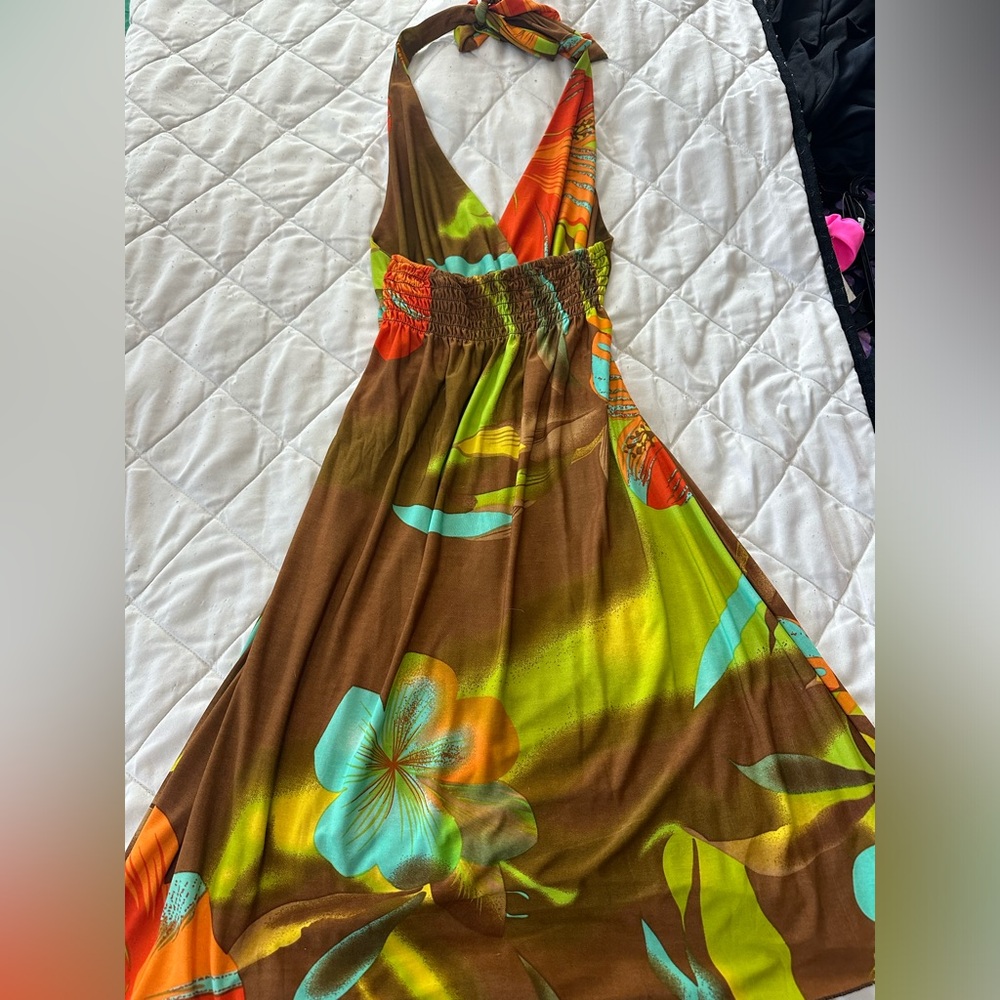Sexy halter dress - Picture 2 of 3